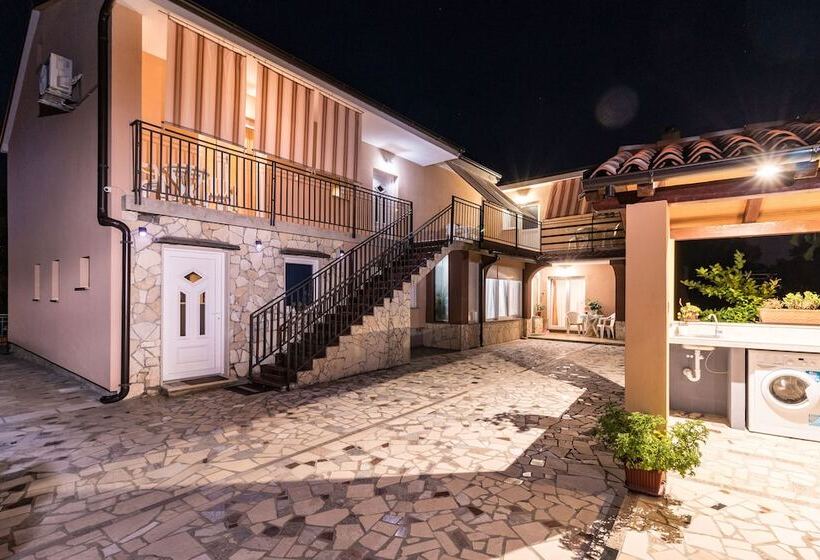 Пансион Apartments Kendel