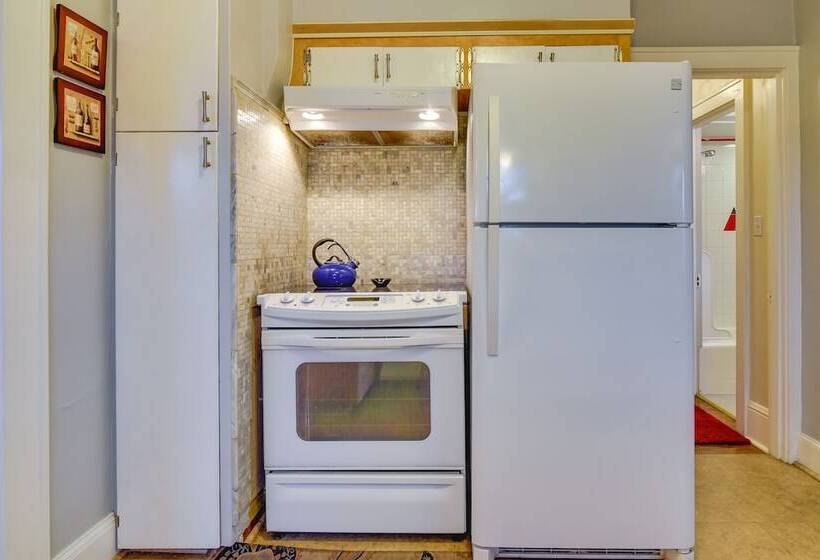 Walk To Williams District: Home W/ Hot Tub & Patio