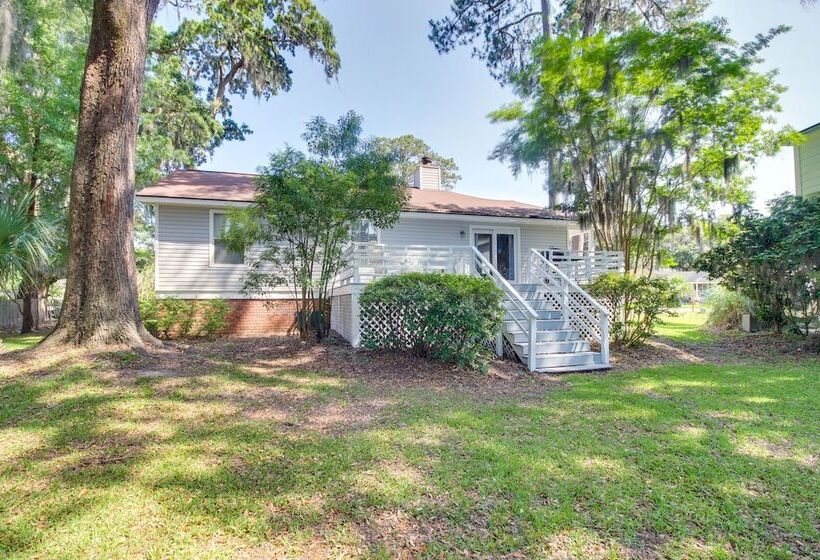 Proximity Place, Cozy Savannah Home W/ Deck!