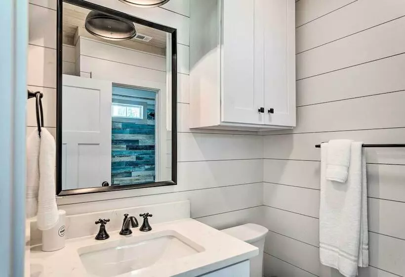 Riverfront Darien Cottage W/ Private Dock!