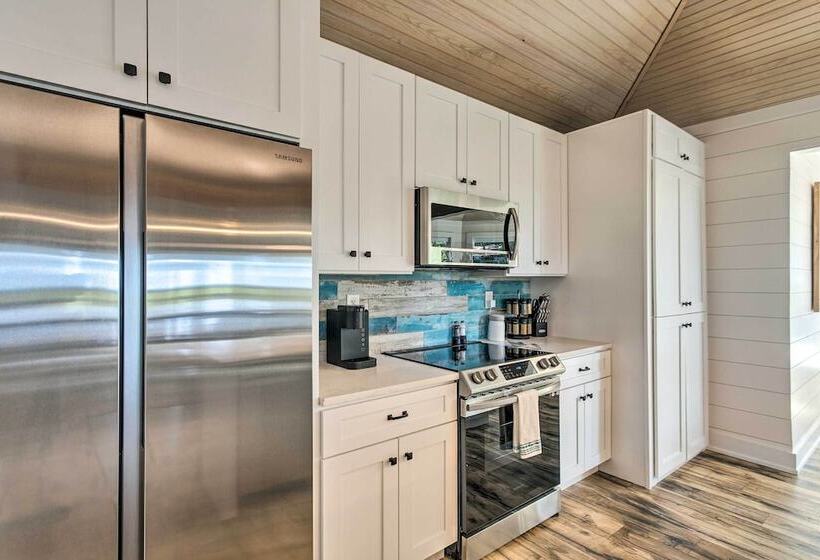 Riverfront Darien Cottage W/ Private Dock!