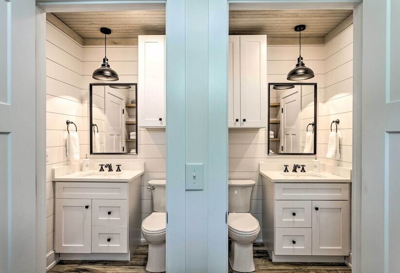 Riverfront Darien Cottage W/ Private Dock!