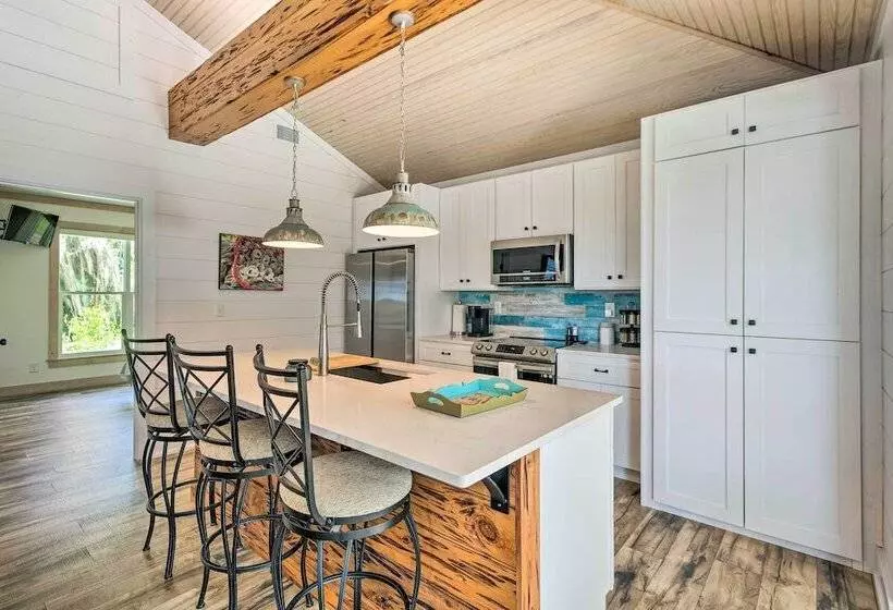 Riverfront Darien Cottage W/ Private Dock!