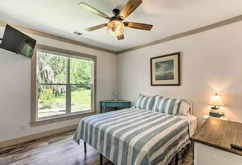 Riverfront Darien Cottage W/ Private Dock!