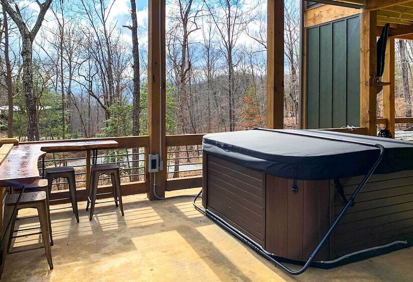 Riverside Mtn Retreat W/ Hot Tub & Game Room!