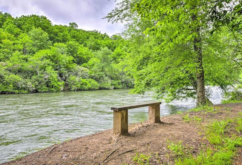 Riverside Mtn Retreat W/ Hot Tub & Game Room!