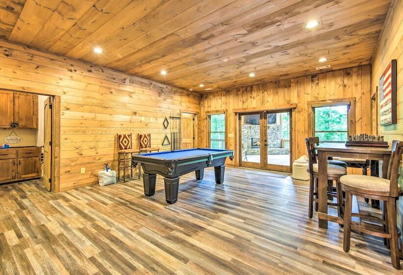 Riverside Mtn Retreat W/ Hot Tub & Game Room!