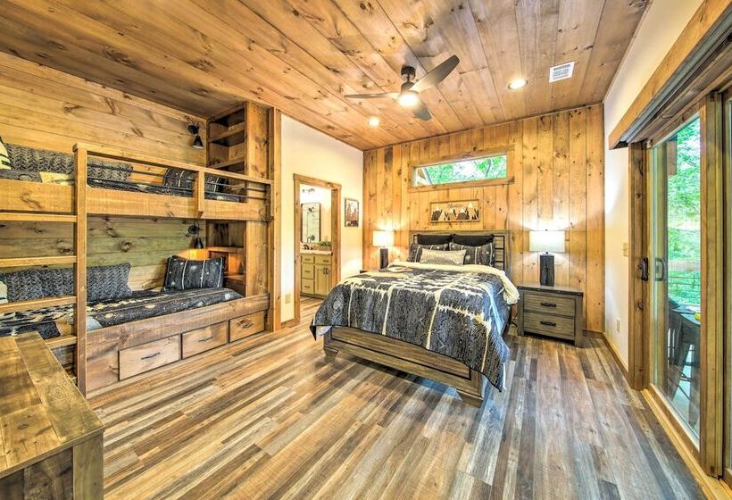 Riverside Mtn Retreat W/ Hot Tub & Game Room!