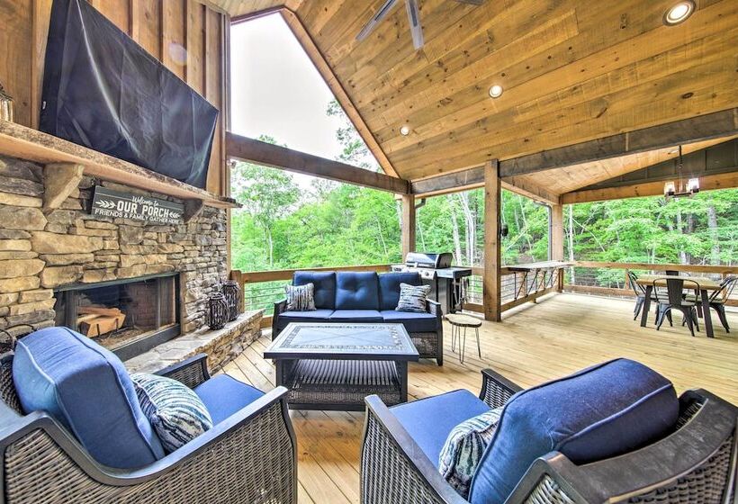 Riverside Mtn Retreat W/ Hot Tub & Game Room!