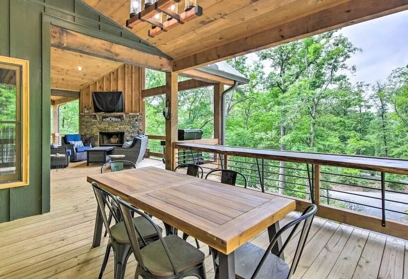 Riverside Mtn Retreat W/ Hot Tub & Game Room!