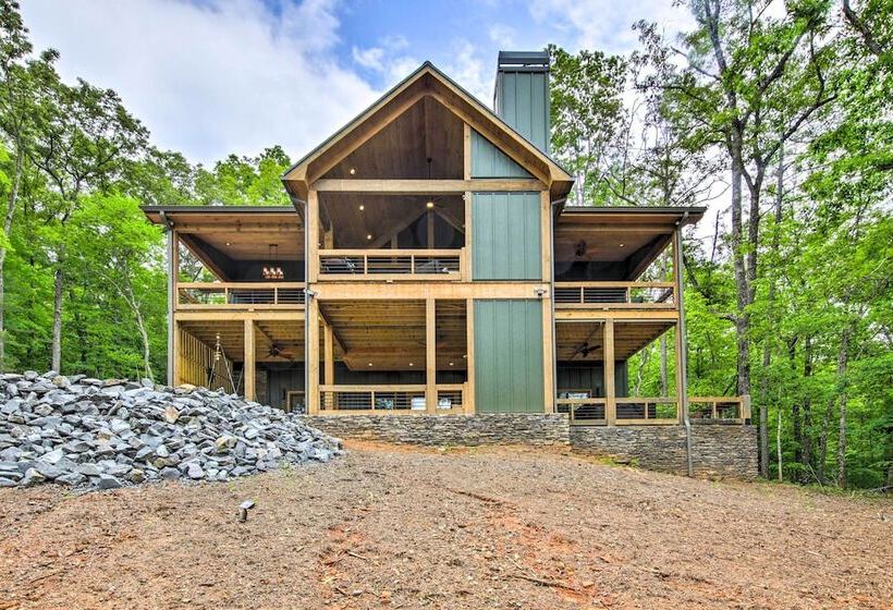 Riverside Mtn Retreat W/ Hot Tub & Game Room!