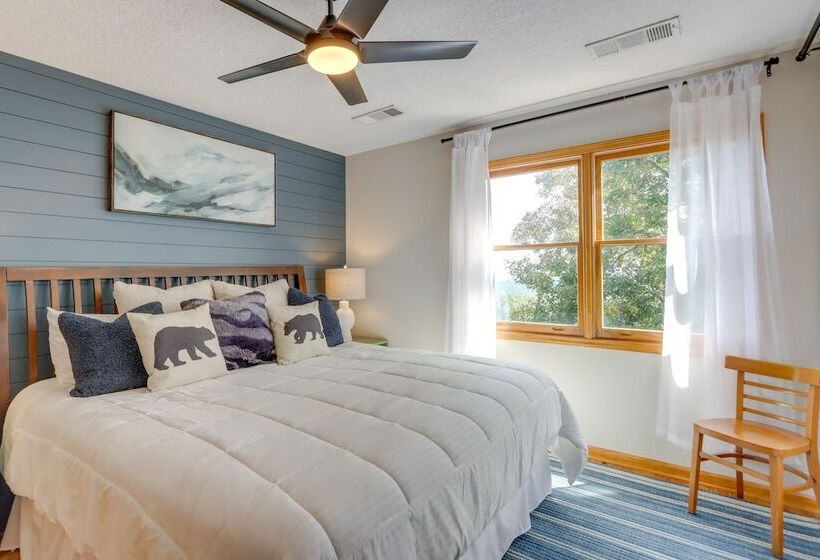 Scenic Talking Rock Creek Resort Home W/ Hot Tub