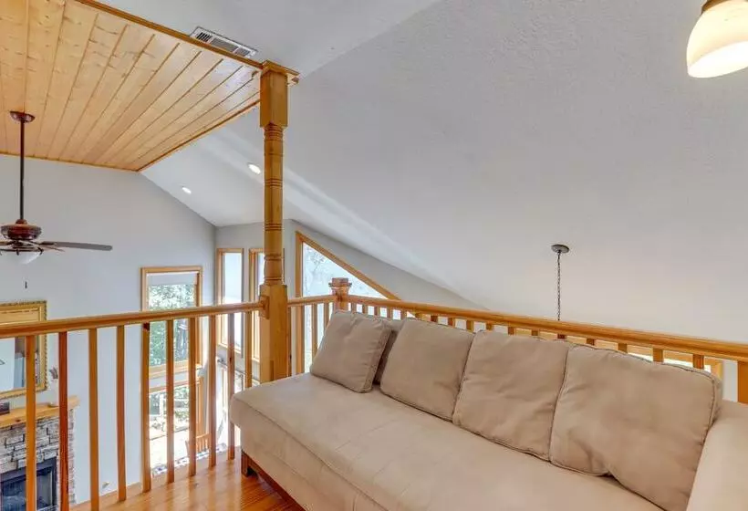 Scenic Talking Rock Creek Resort Home W/ Hot Tub