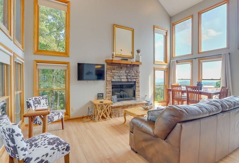 Scenic Talking Rock Creek Resort Home W/ Hot Tub