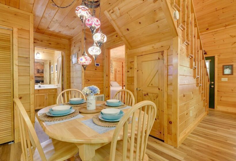 Secluded Cross Creek Cabin W/ Deck & Fire Pit!