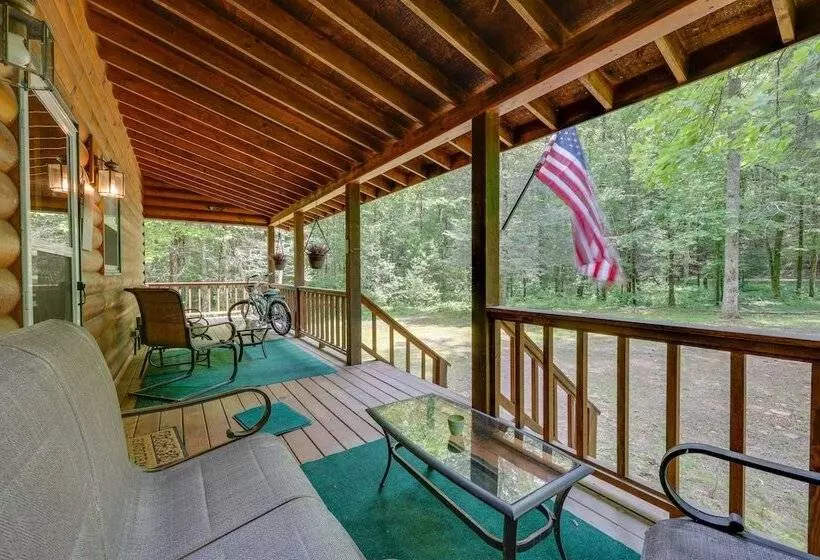 Secluded Cross Creek Cabin W/ Deck & Fire Pit!