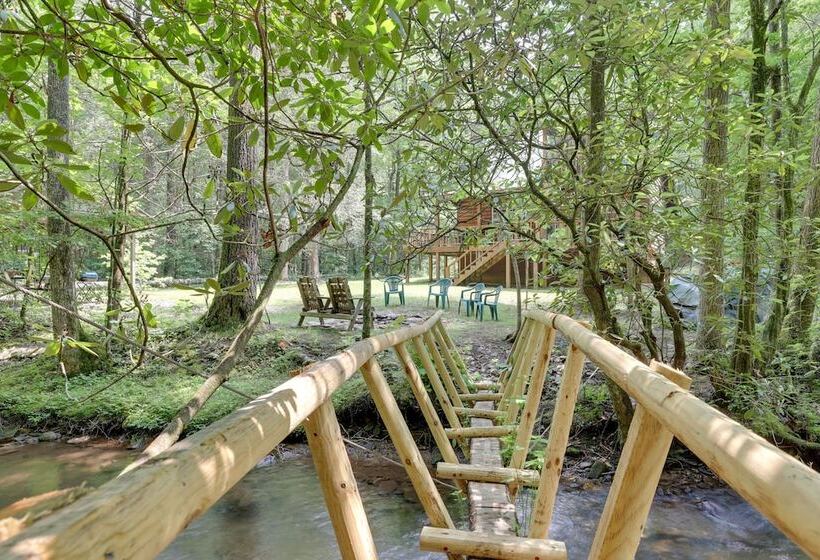 Secluded Cross Creek Cabin W/ Deck & Fire Pit!