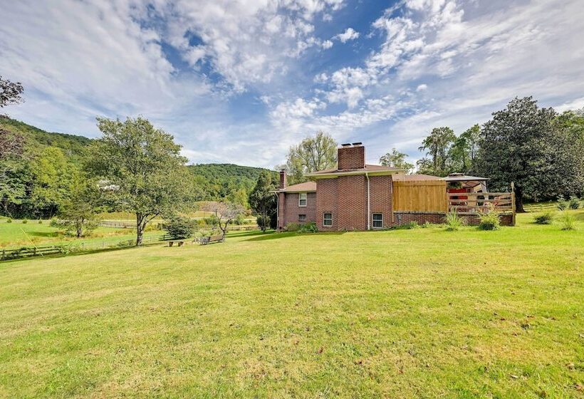 Pet Friendly Home W/ Hot Tub, Patio & Game Room!