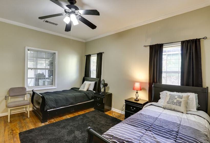 Spacious Albany Retreat Near Flint River Trail!