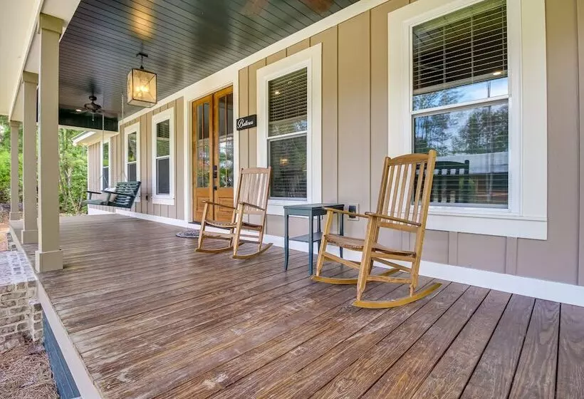 Spacious Midway Cottage W/ Porches, Near Hunting!