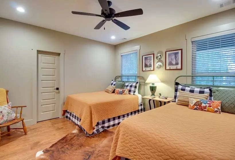 Spacious Midway Cottage W/ Porches, Near Hunting!