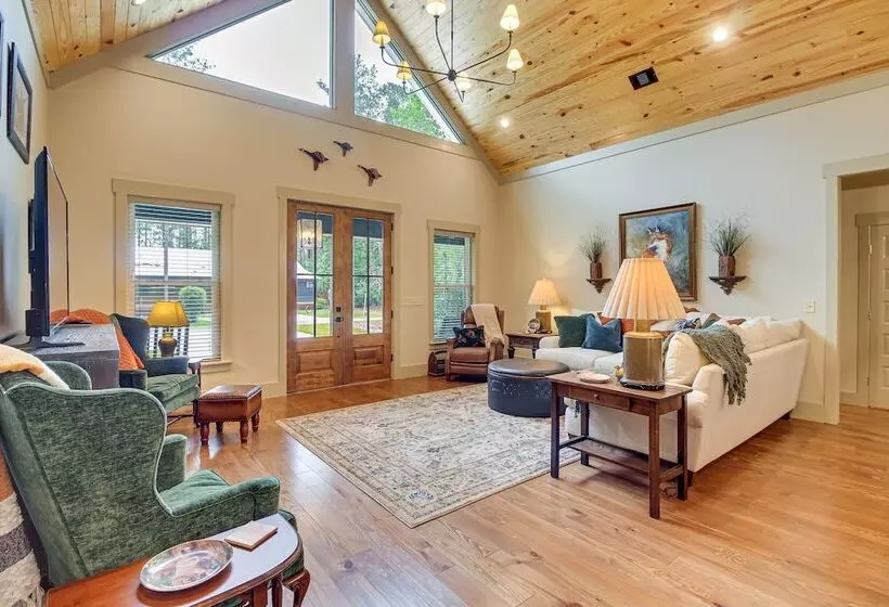 Spacious Midway Cottage W/ Porches, Near Hunting!