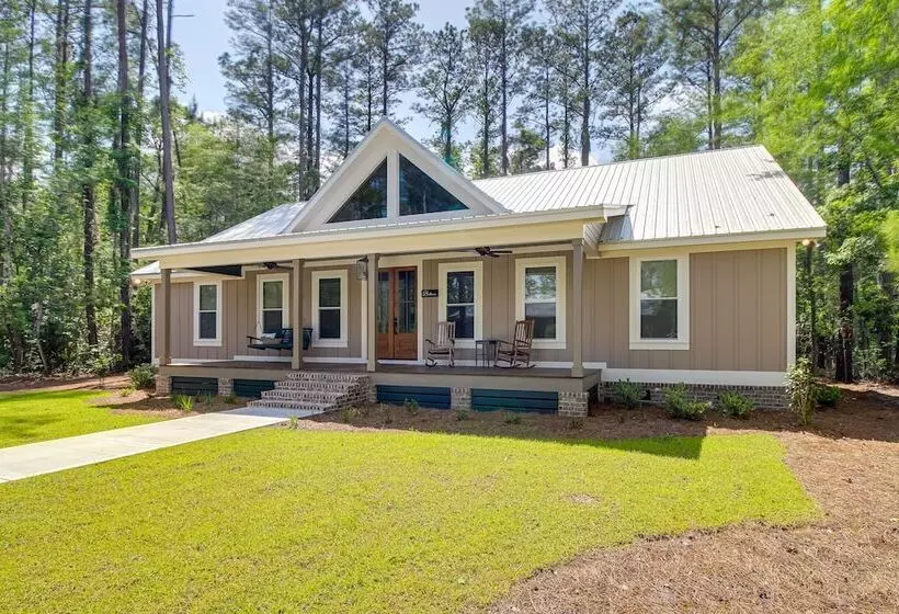 Spacious Midway Cottage W/ Porches, Near Hunting!
