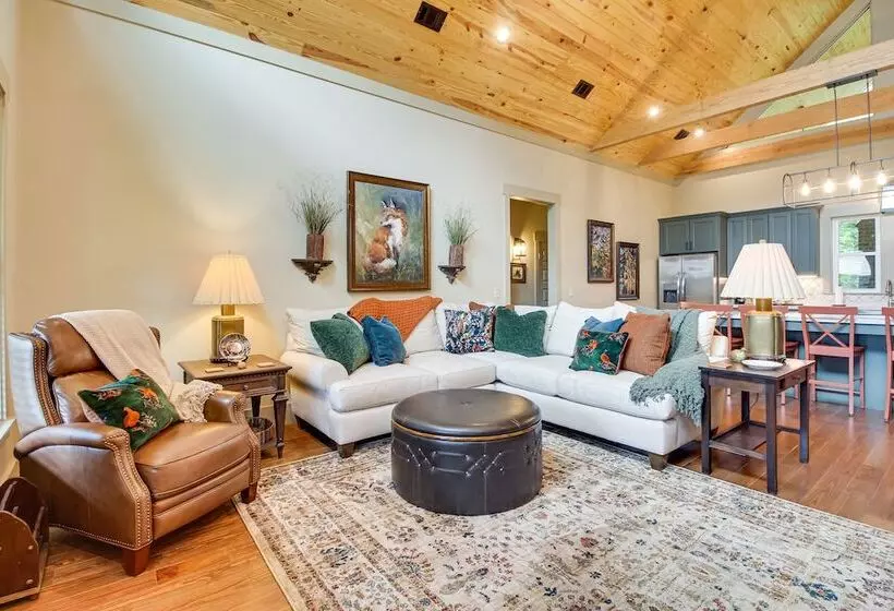 Spacious Midway Cottage W/ Porches, Near Hunting!