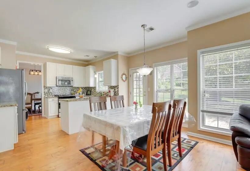 Spacious Roswell Vacation Rental: 25 Mi To Atlanta