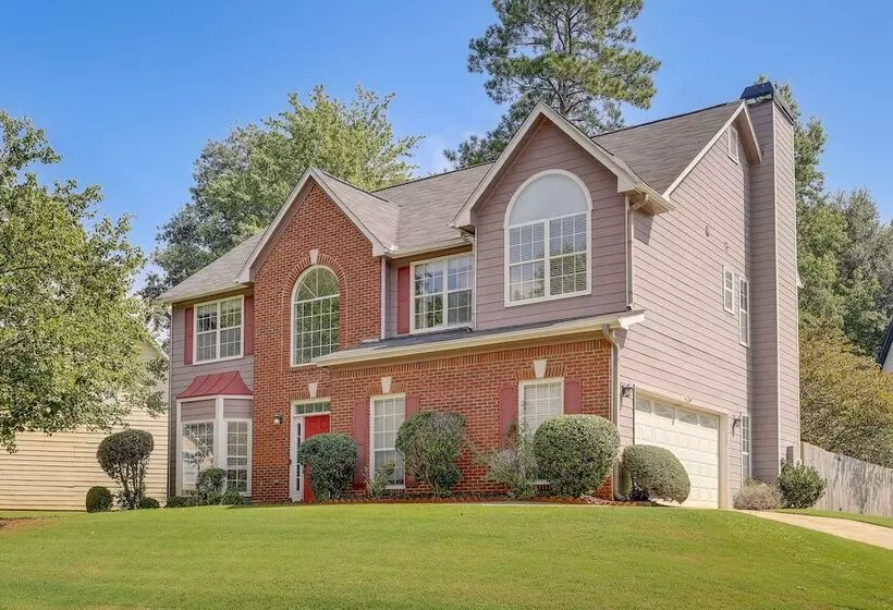 Spacious Roswell Vacation Rental: 25 Mi To Atlanta