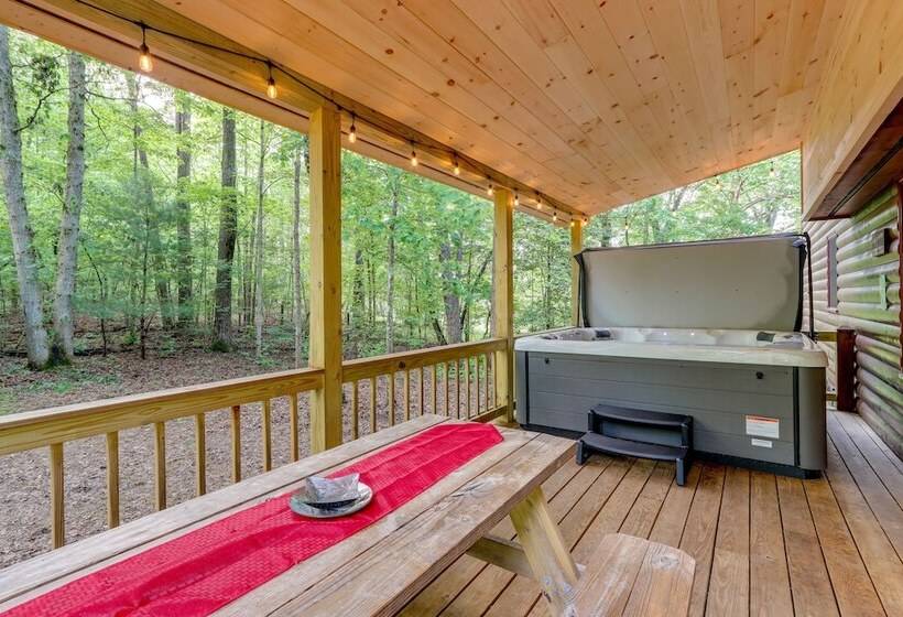 Pet Friendly Cabin W/ Hot Tub In Mineral Bluff!