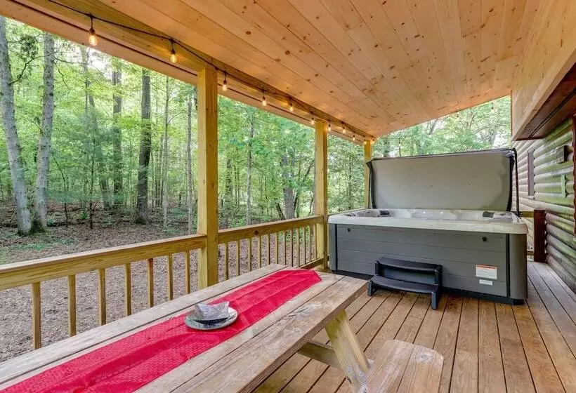 Pet Friendly Cabin W/ Hot Tub In Mineral Bluff!