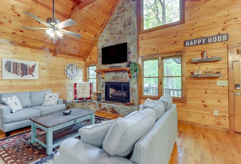 Pet Friendly Cabin W/ Hot Tub In Mineral Bluff!