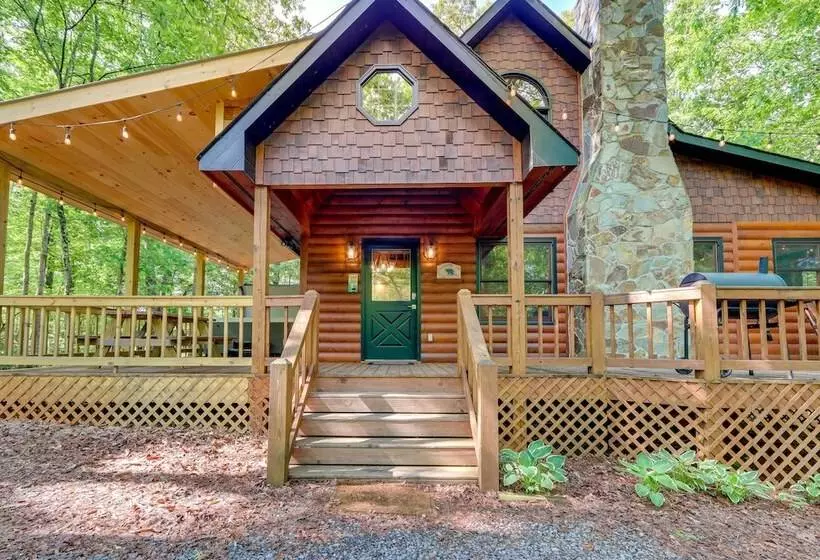Pet Friendly Cabin W/ Hot Tub In Mineral Bluff!