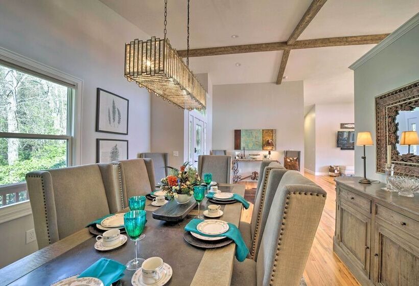 Stunning Sky Valley Home W/ Mountain Views!