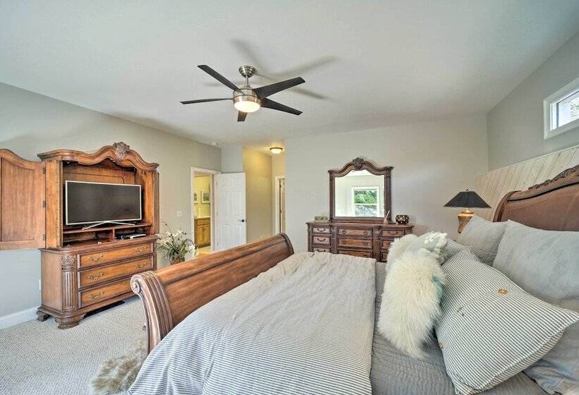 Stunning Sky Valley Home W/ Mountain Views!