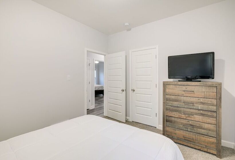 Sunny Memphis Home ~ 2 Mi To Beale Street!