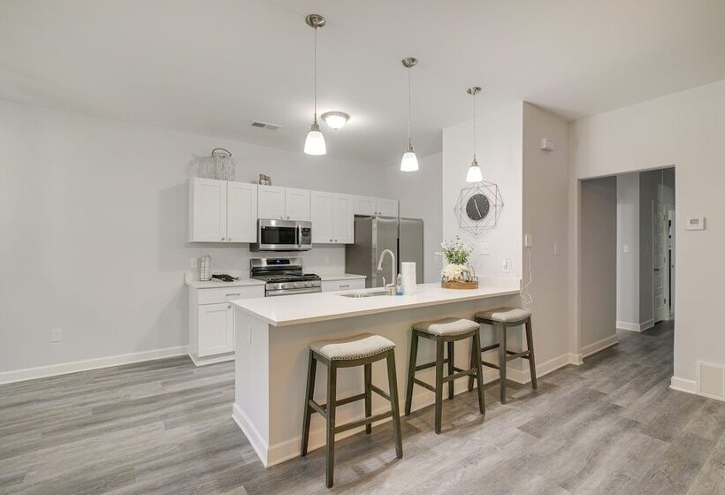 Sunny Memphis Home ~ 2 Mi To Beale Street!