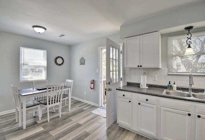 Sunny Norfolk Duplex   Walk To Lake & Beach!