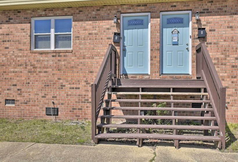 Sunny Norfolk Duplex   Walk To Lake & Beach!