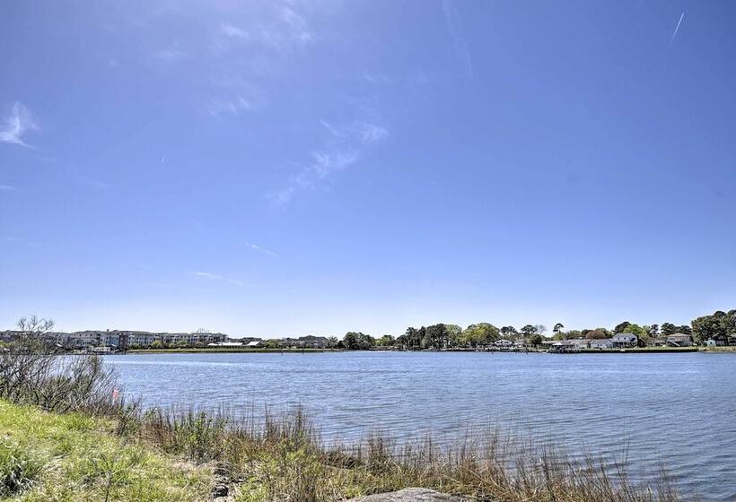 Sunny Norfolk Duplex   Walk To Lake & Beach!