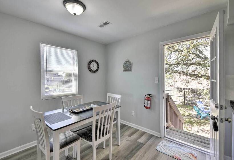 Sunny Norfolk Duplex   Walk To Lake & Beach!