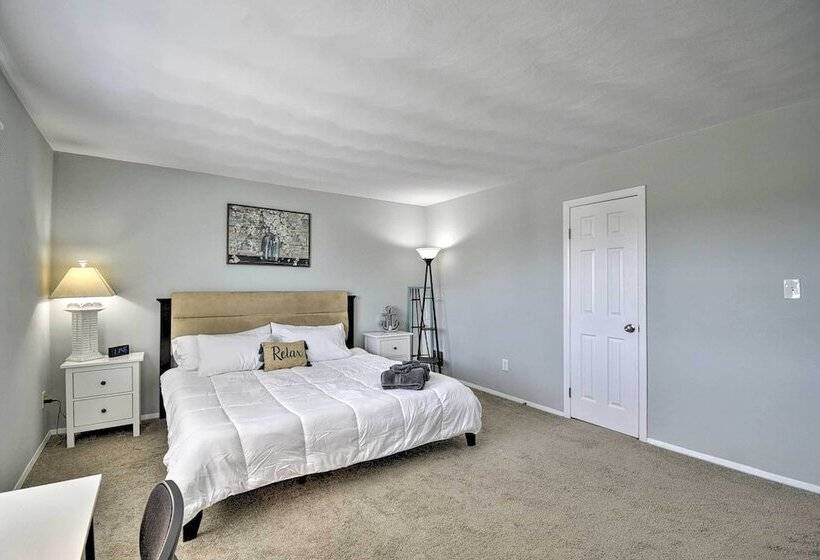 Sunny Norfolk Duplex   Walk To Lake & Beach!