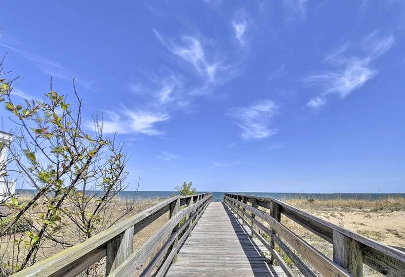 Sunny Norfolk Duplex   Walk To Lake & Beach!