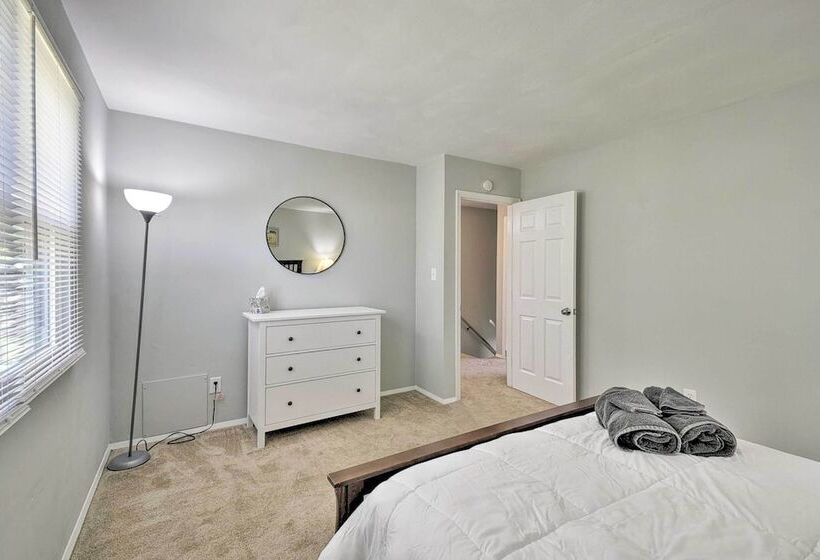 Sunny Norfolk Duplex   Walk To Lake & Beach!