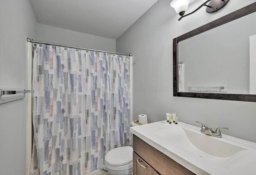 Sunny Norfolk Duplex   Walk To Lake & Beach!