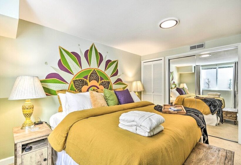 The Owls Nest W/ Hot Tub & Forest Views!