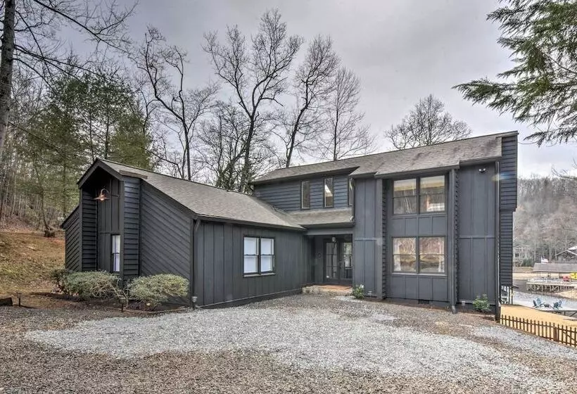 The Ultimate Luxury Retreat On Lake Burton!