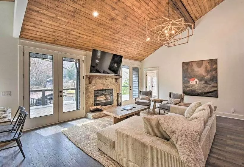 The Ultimate Luxury Retreat On Lake Burton!