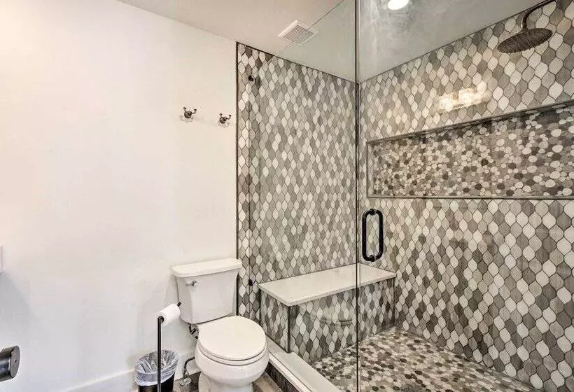 The Ultimate Luxury Retreat On Lake Burton!